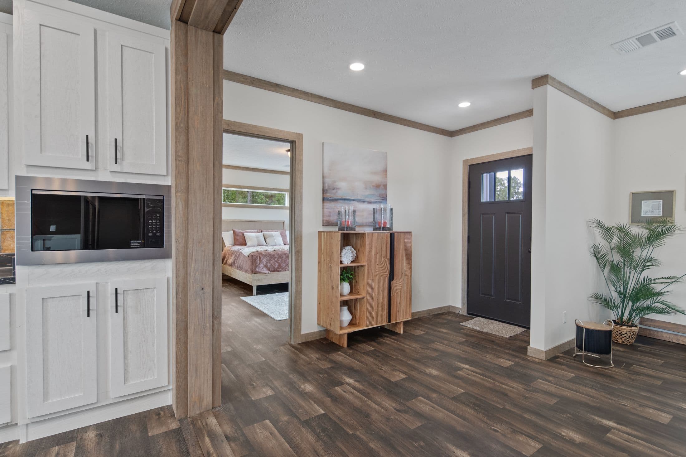 The roxy  home features