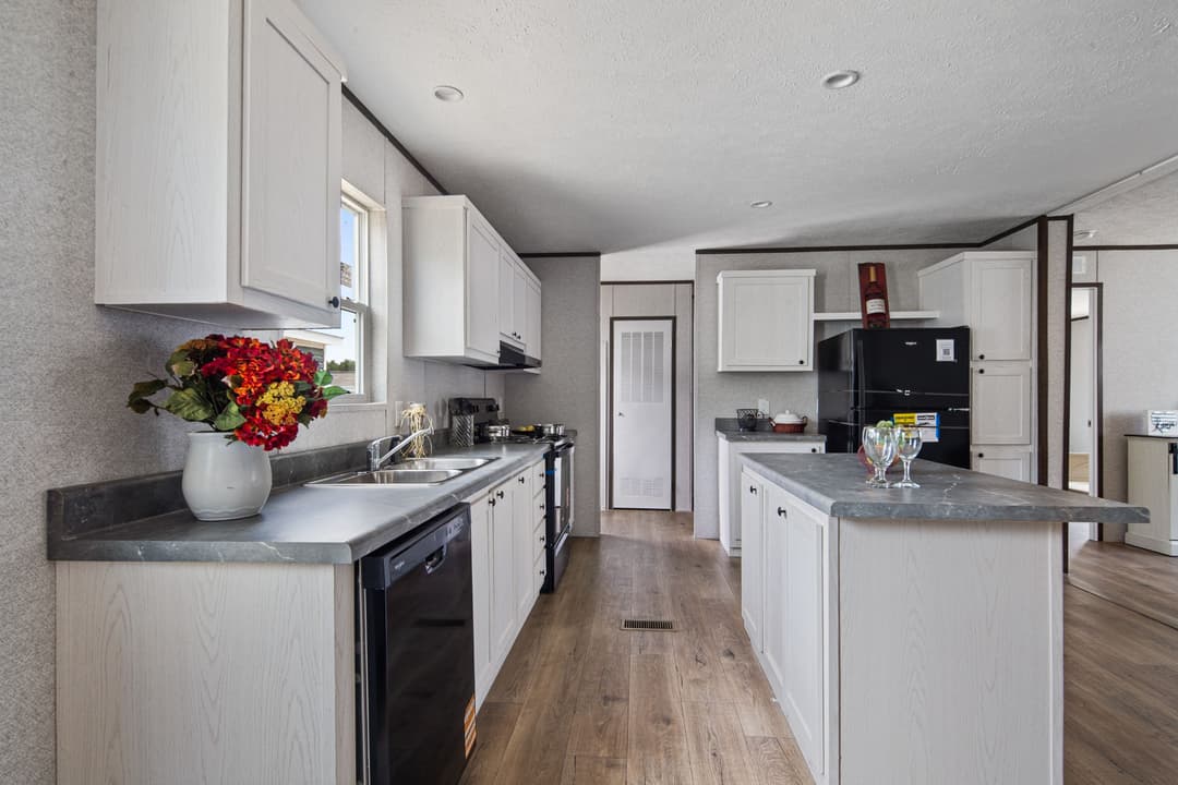 Riverbank 2856 (inventory) kitchen home features