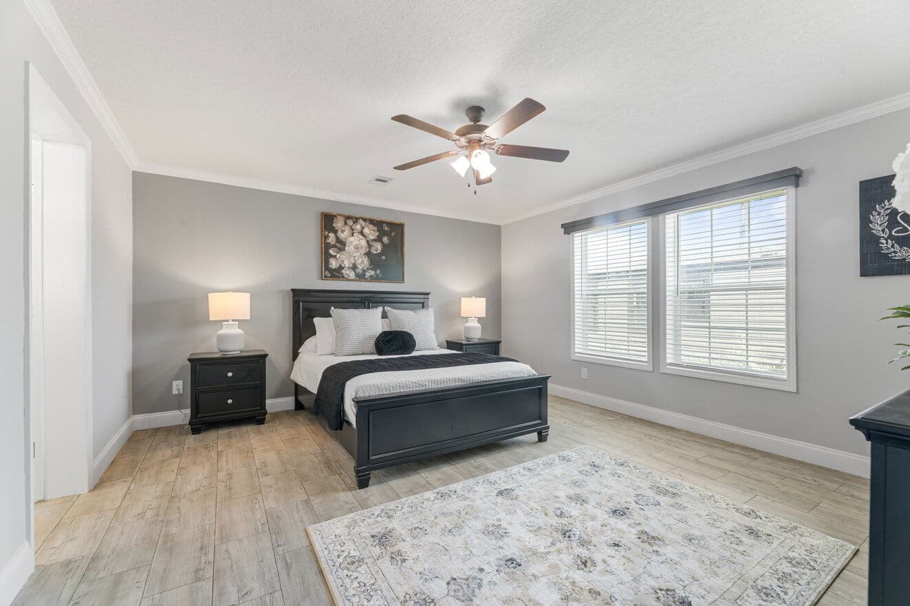 Jones 32764b bedroom home features