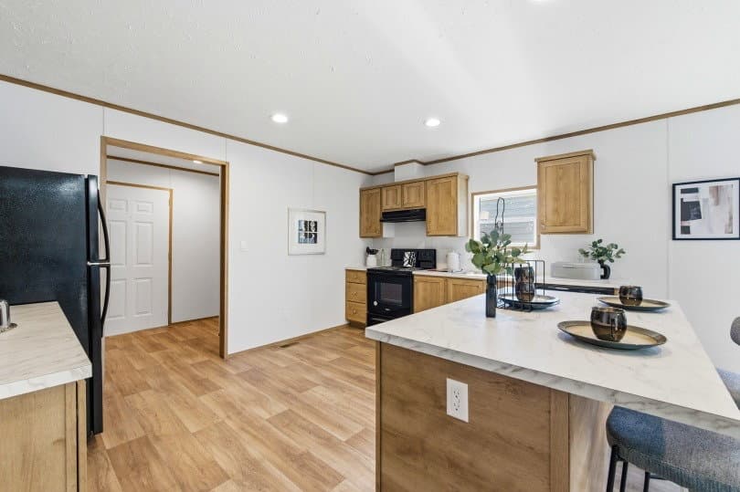 Phoenix 32483b  home features