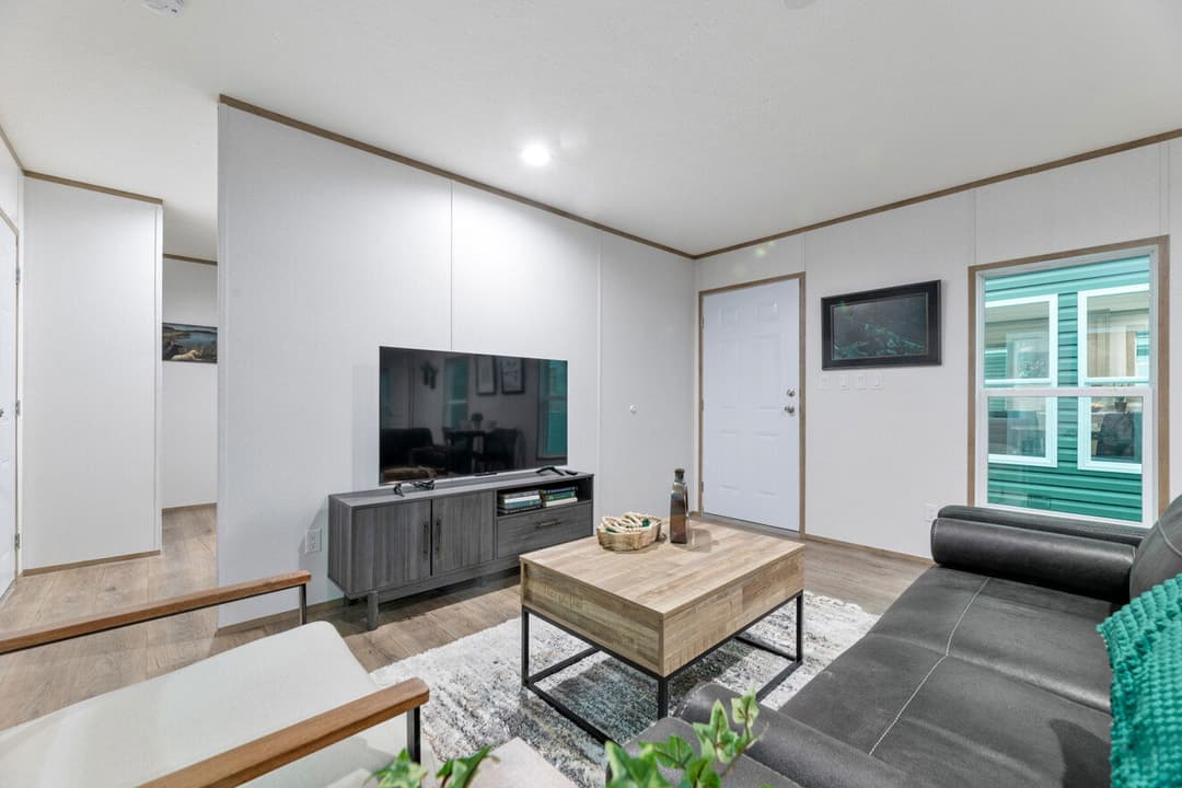 Augusta 16562a interior home features