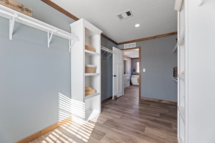 Reece 32663a interior home features