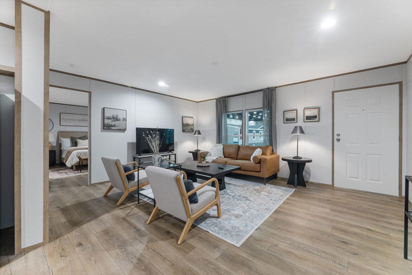 Phoenix 32563a interior home features