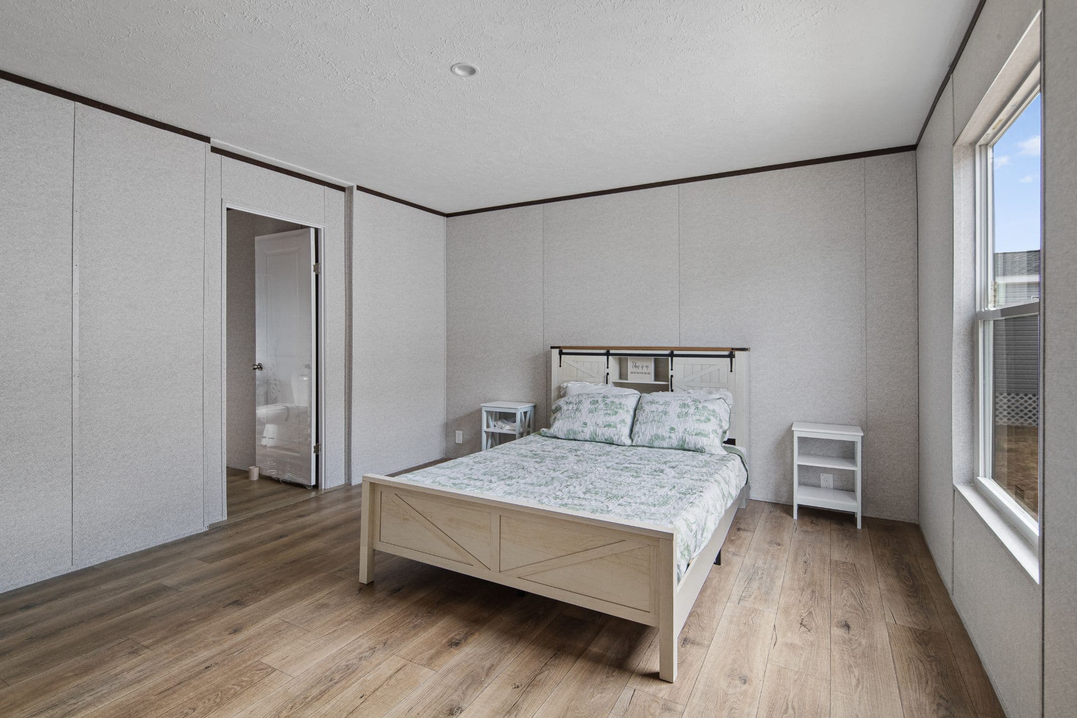 Riverbank 2856 (inventory) bedroom home features