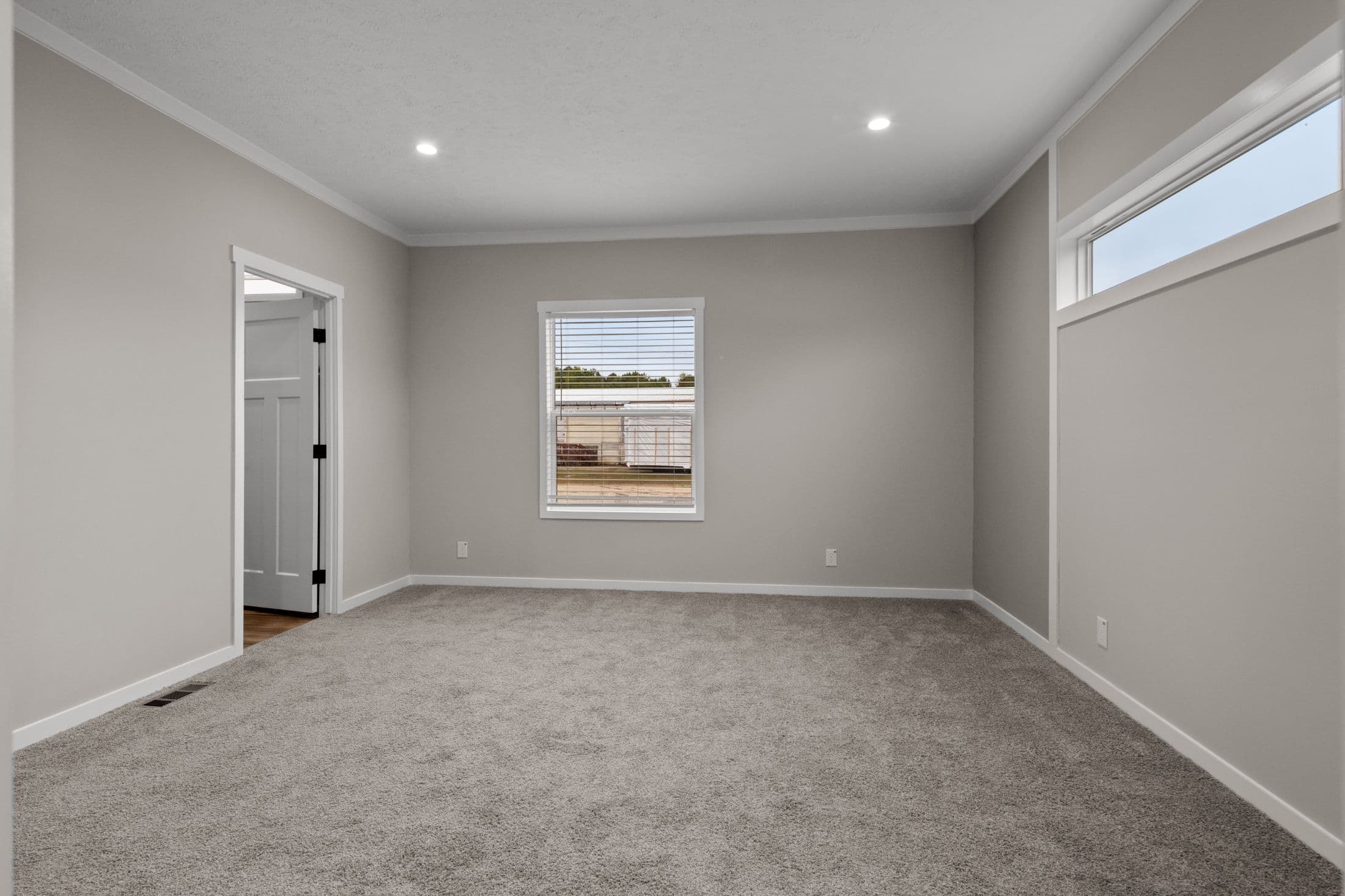 The altitude 1  home features