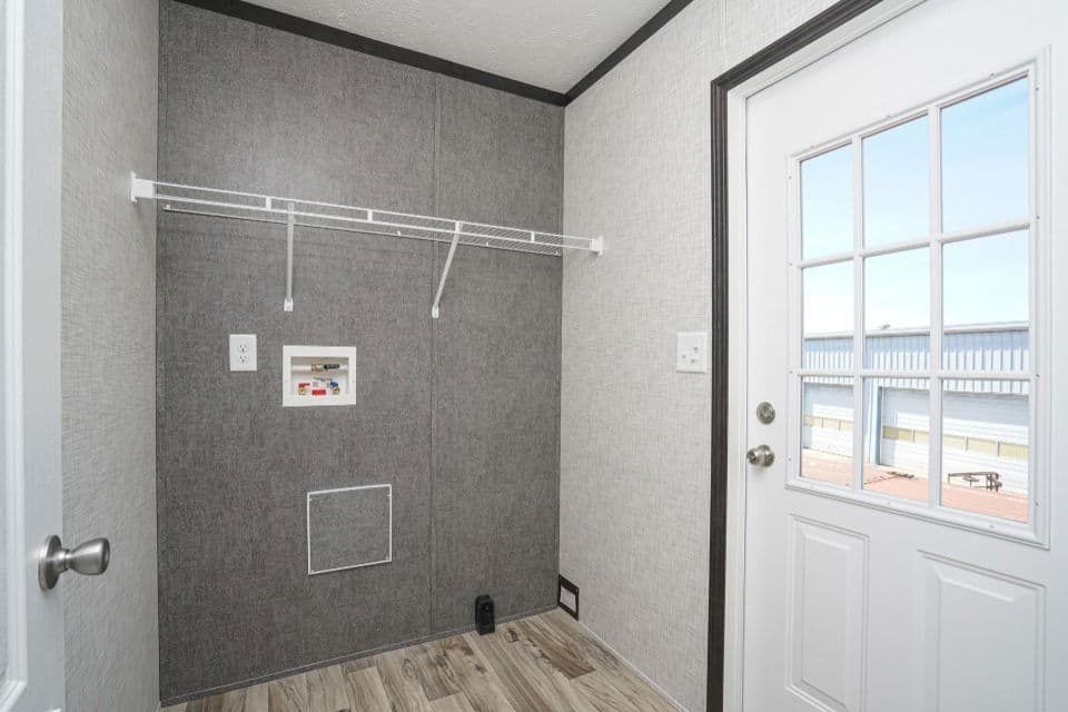 Pegasus 28483s interior home features