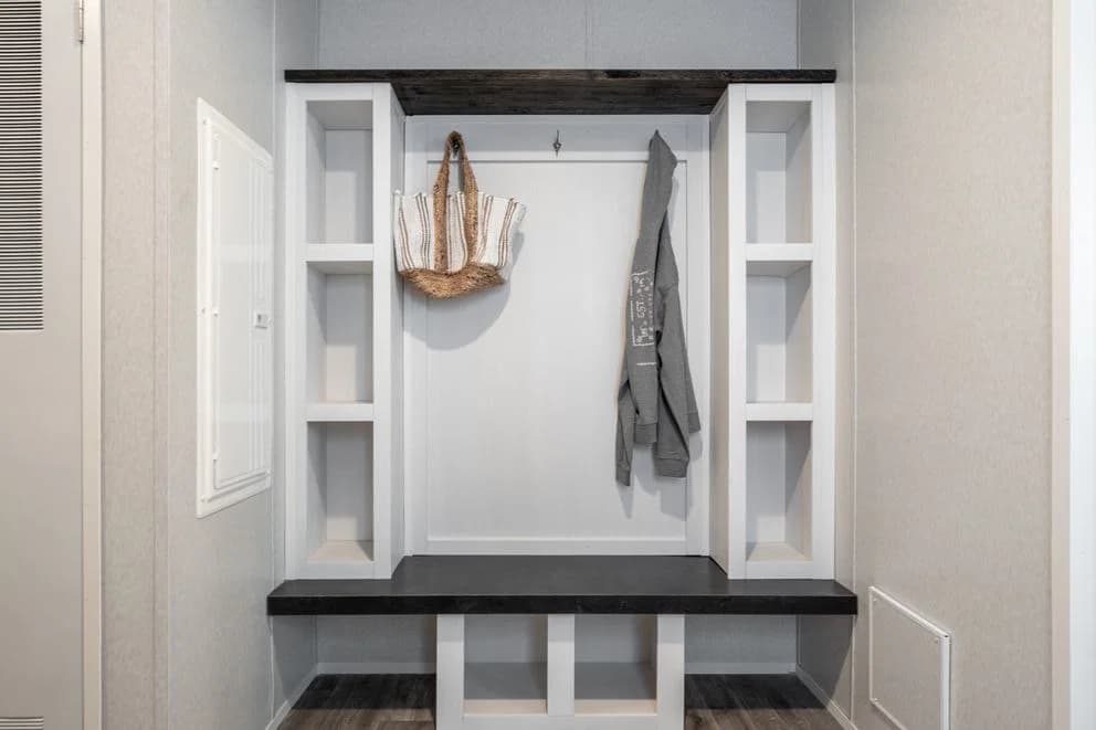 The fusion 3260 interior home features