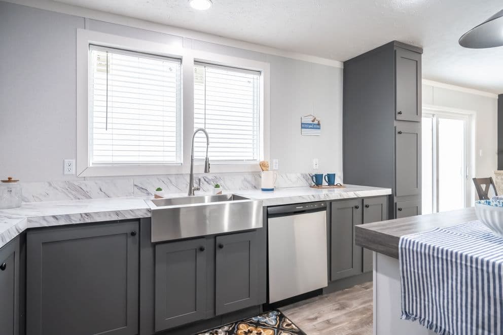 The fusion 32b kitchen home features