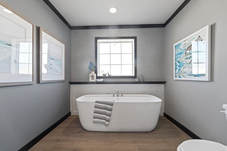 Sparrow 32725a bathroom home features