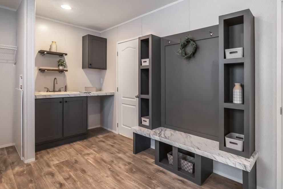 The fusion 32b interior home features