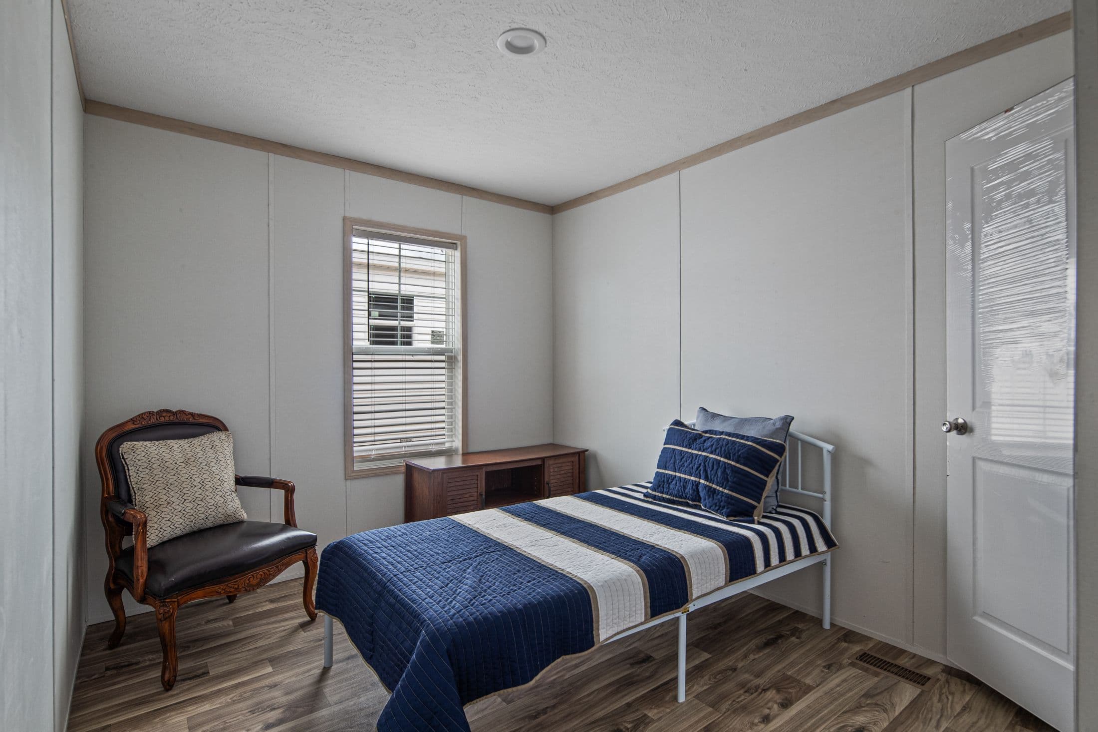 Sage (inventory) bedroom and interior home features