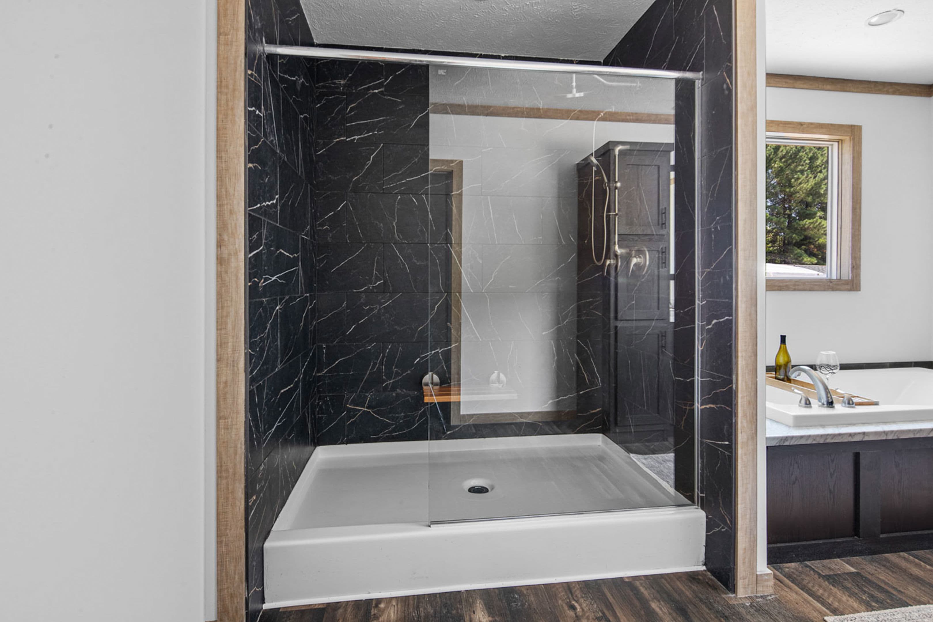 The delilah (inventory) bathroom home features