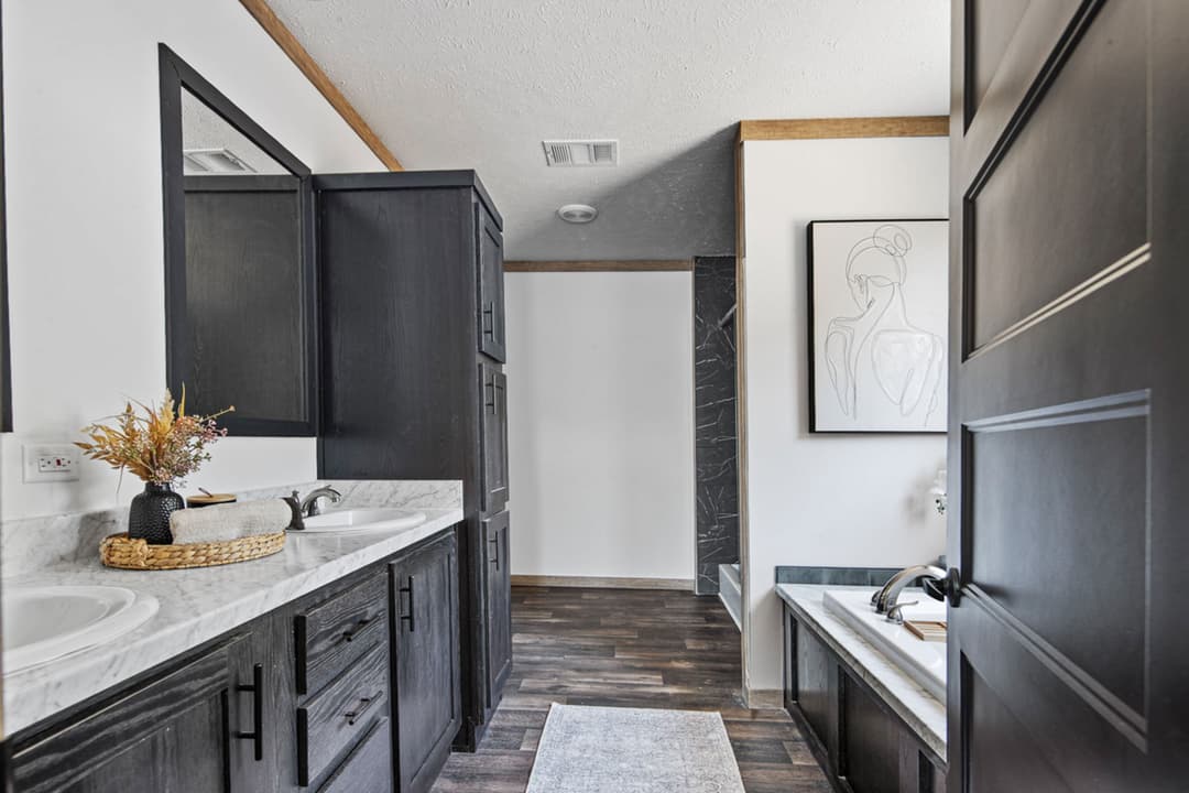 The delilah (inventory) bathroom home features