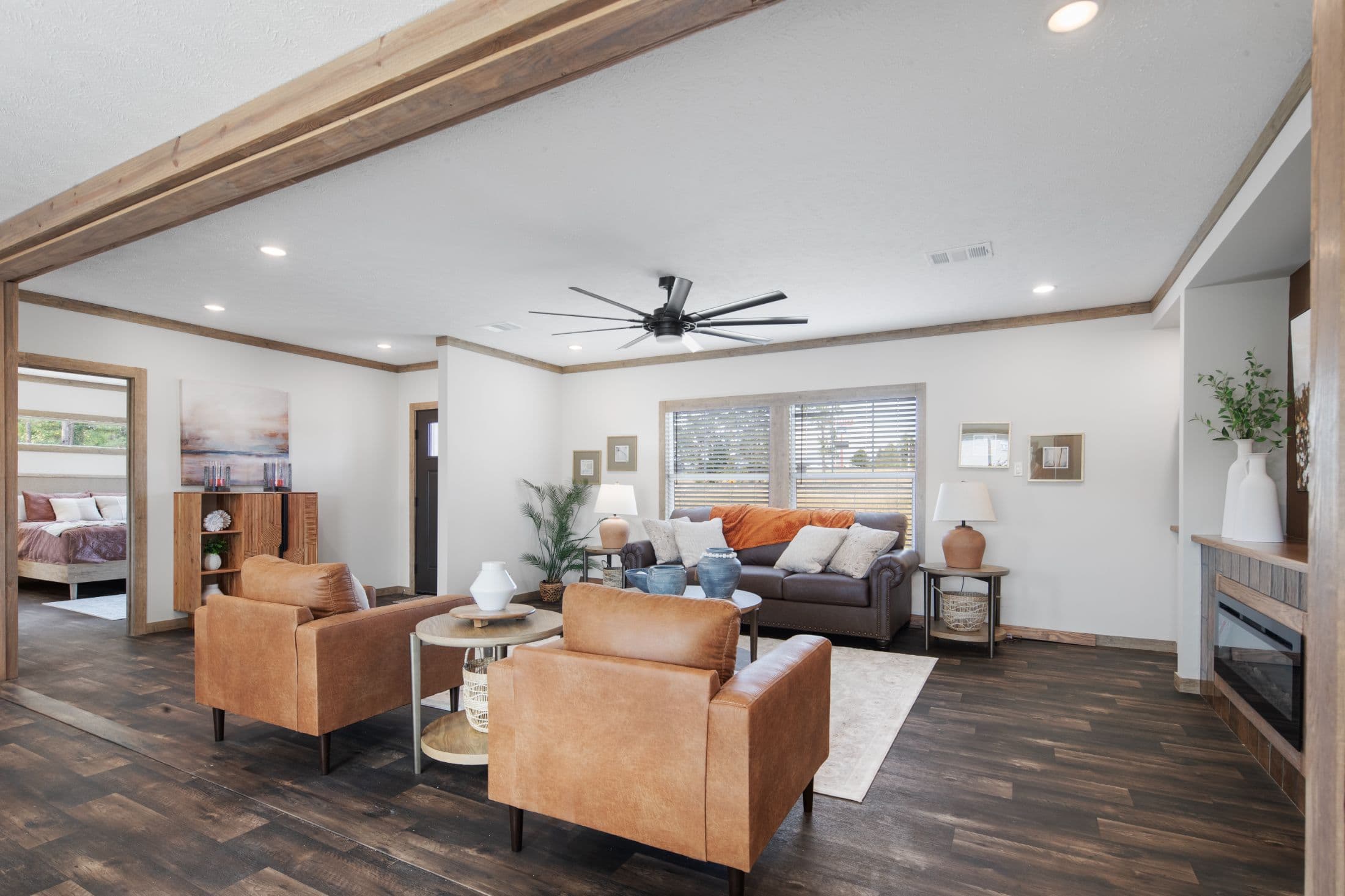 The roxy  home features