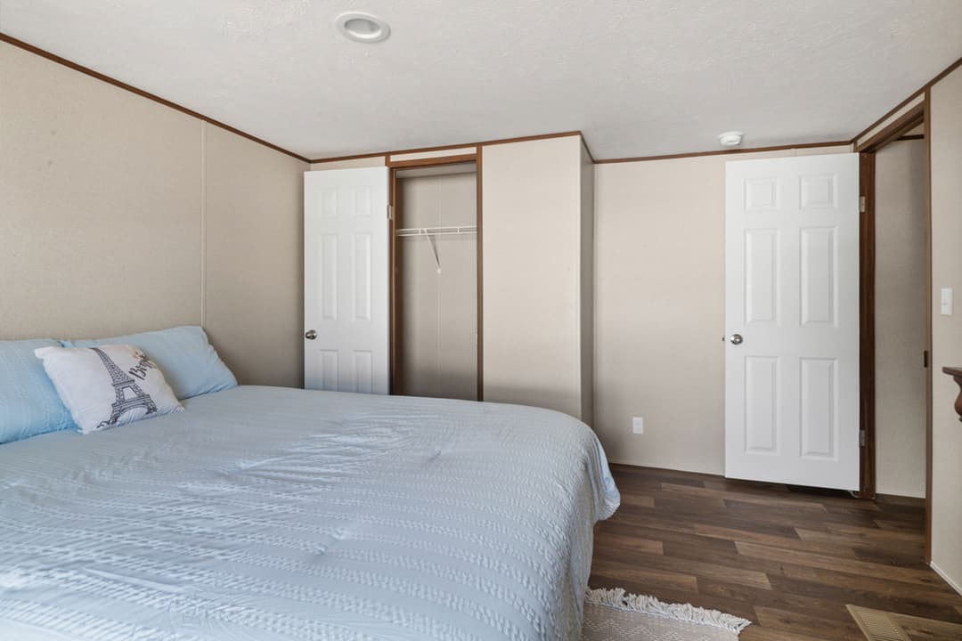 Bliss (inventory) bedroom home features