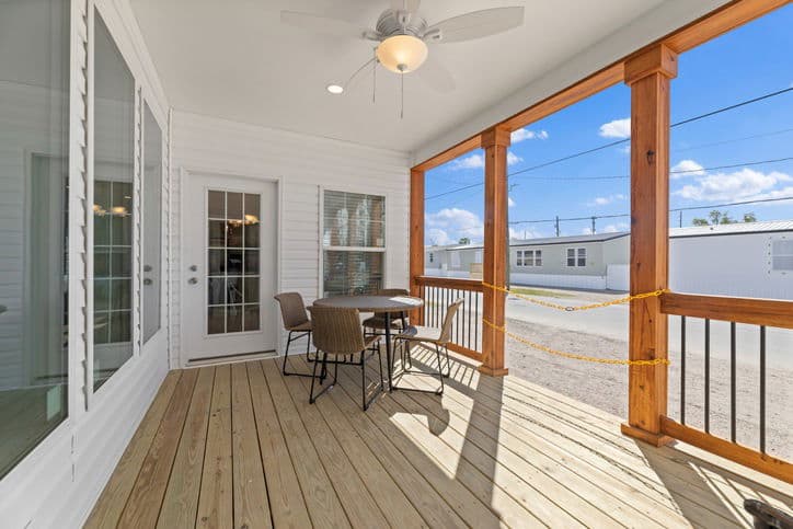 Timberview 32663e exterior home features