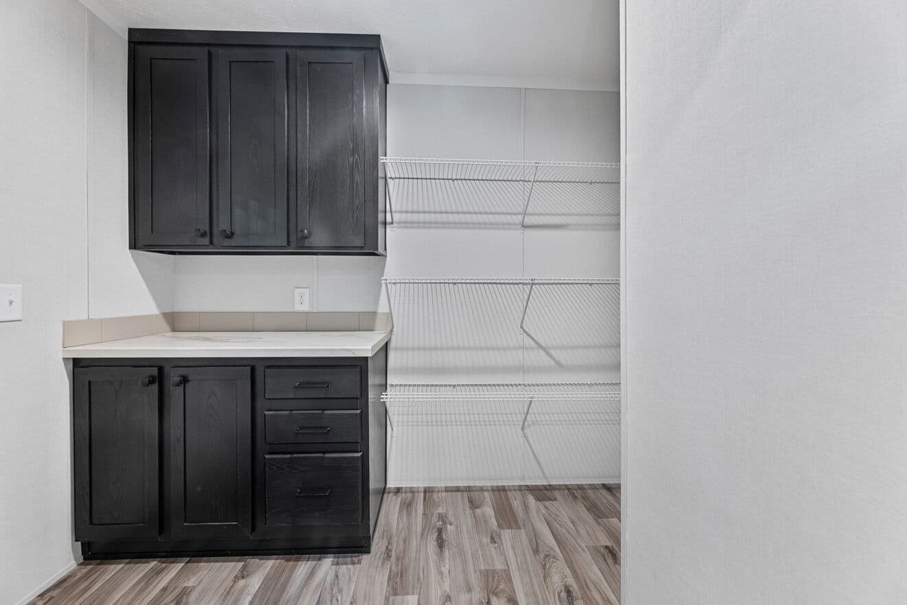 Vivid 28603n interior home features