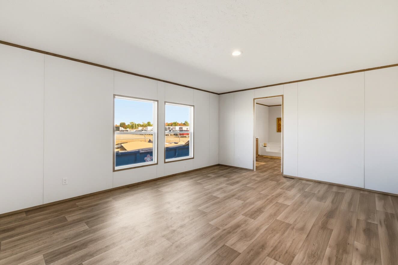 Phoenix 32483b  home features