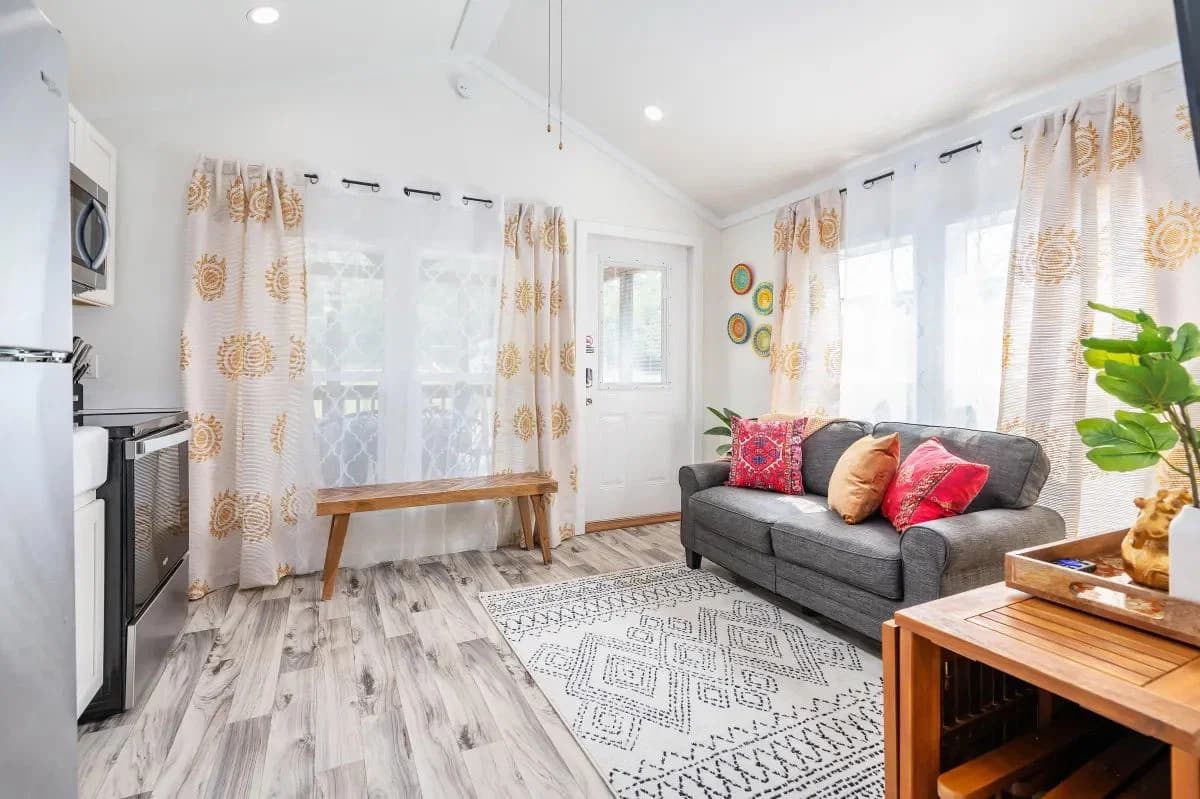 Firefly meadows | 4b 102 interior home features