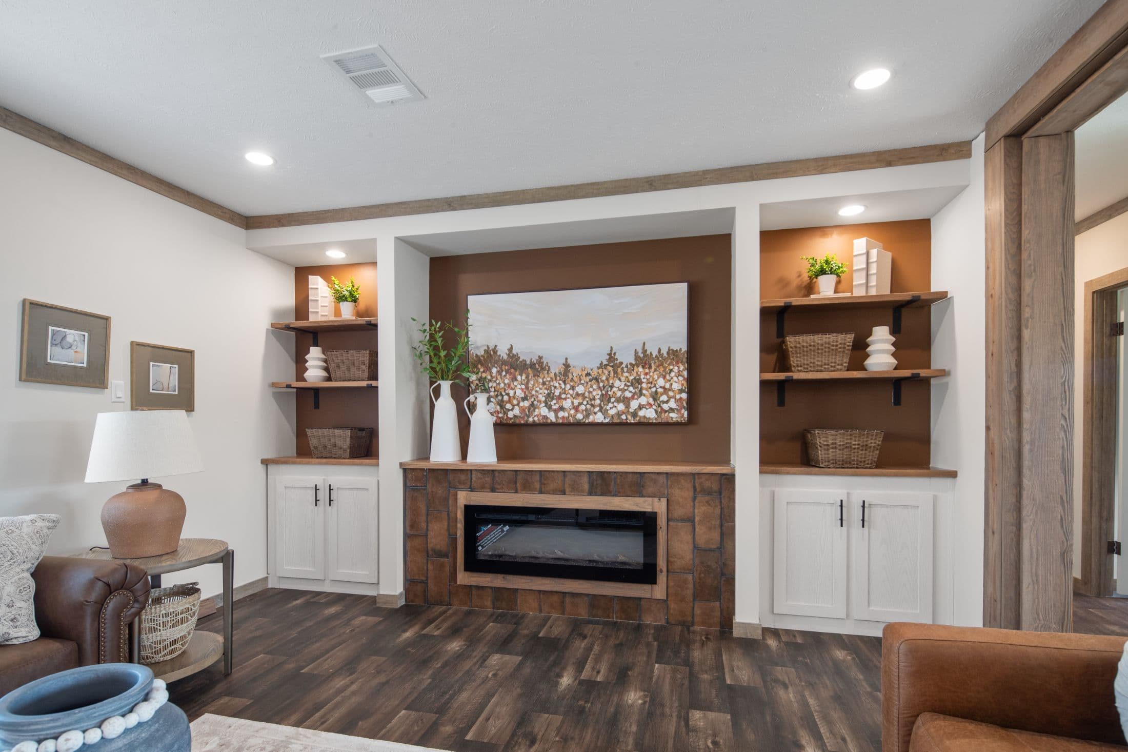 The roxy  home features