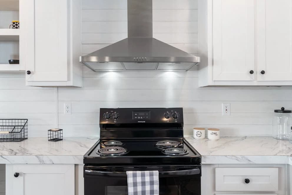 The farmhouse breeze 72 kitchen home features