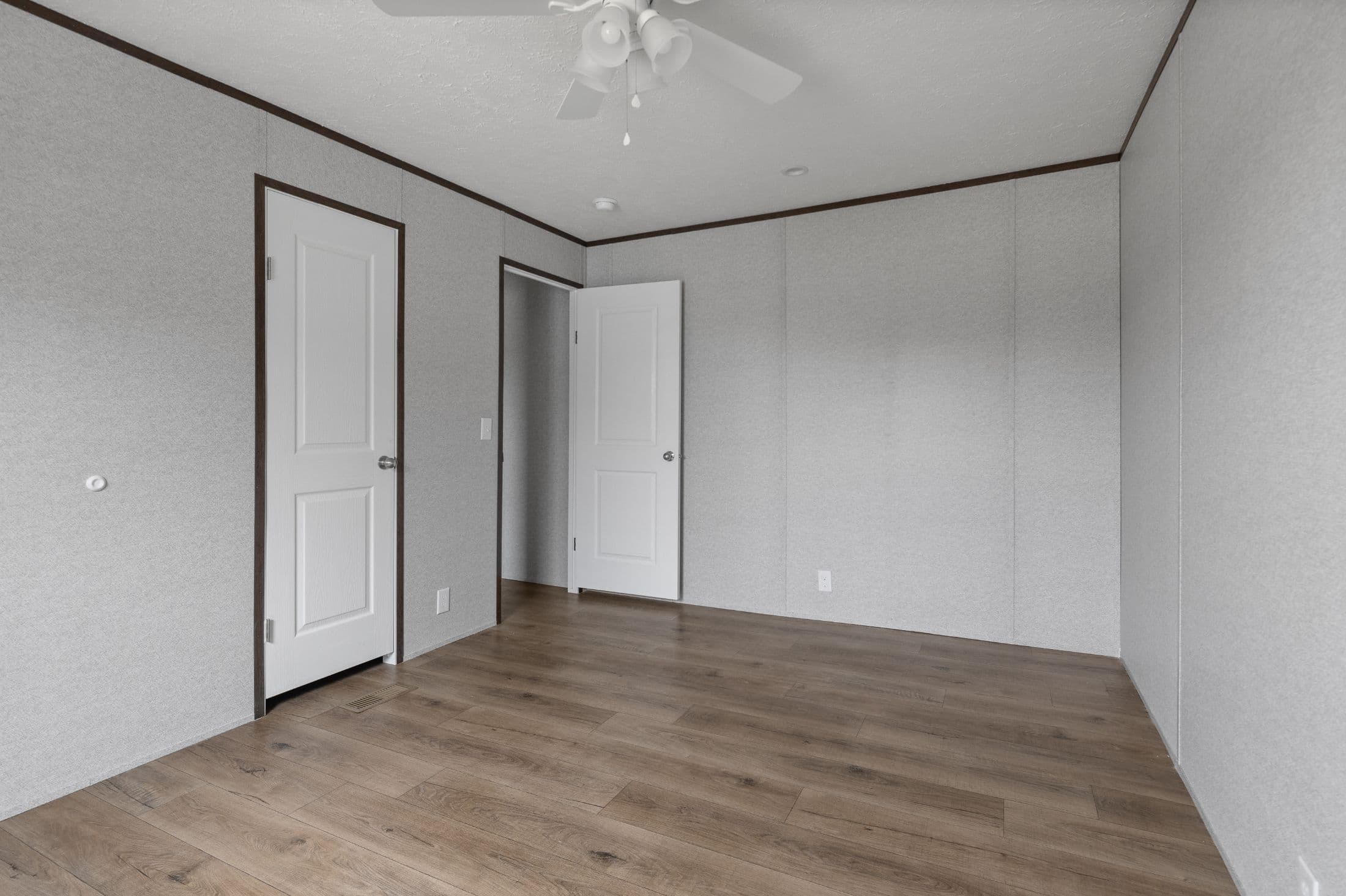 The porch model 3252 interior home features