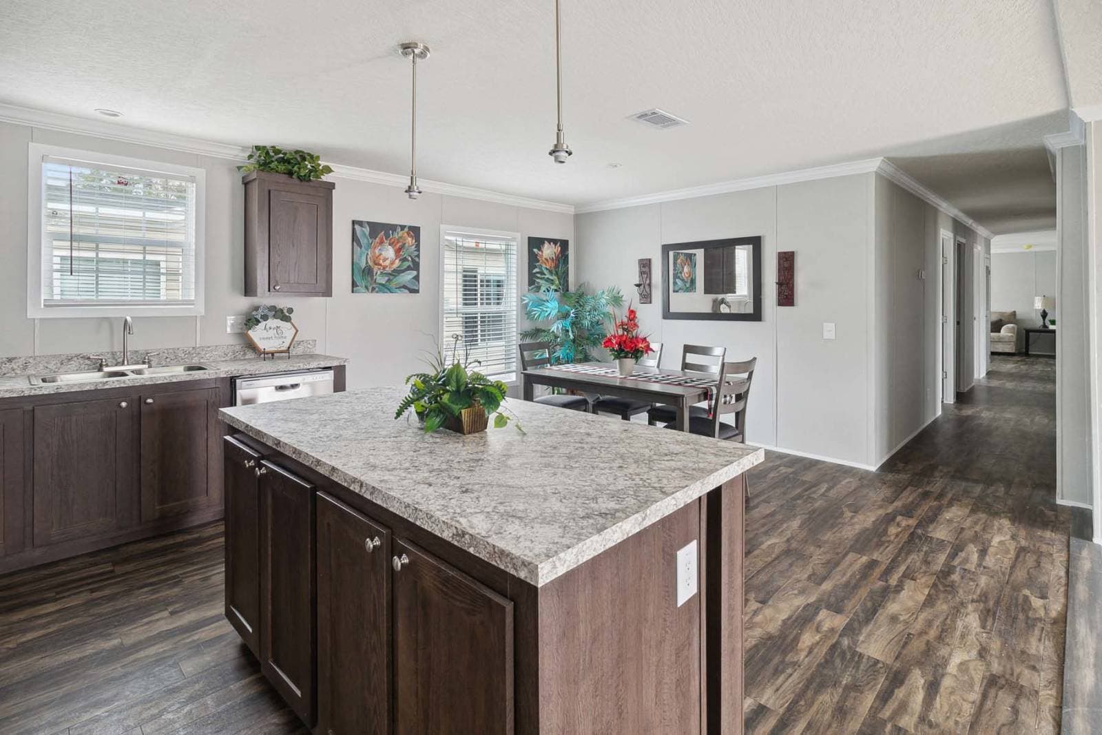 Home run 3272228 kitchen home features