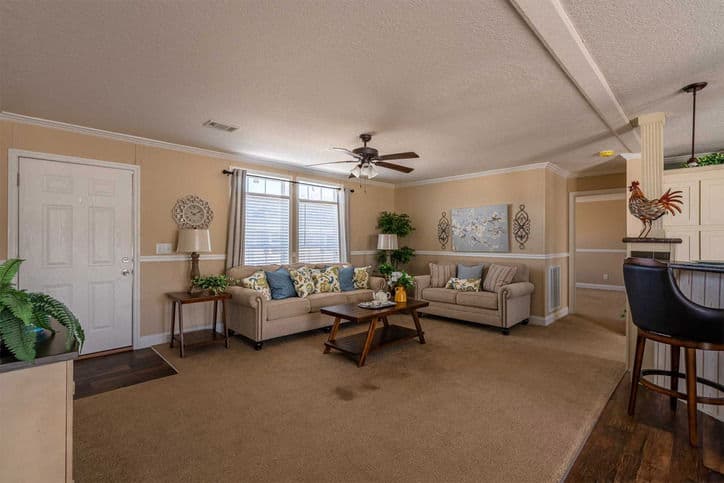 Bannister 28523c interior home features