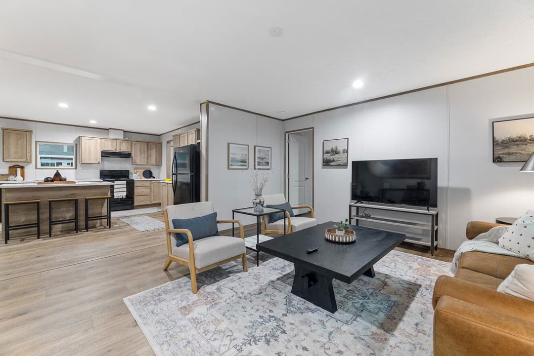 Phoenix 32563a interior home features