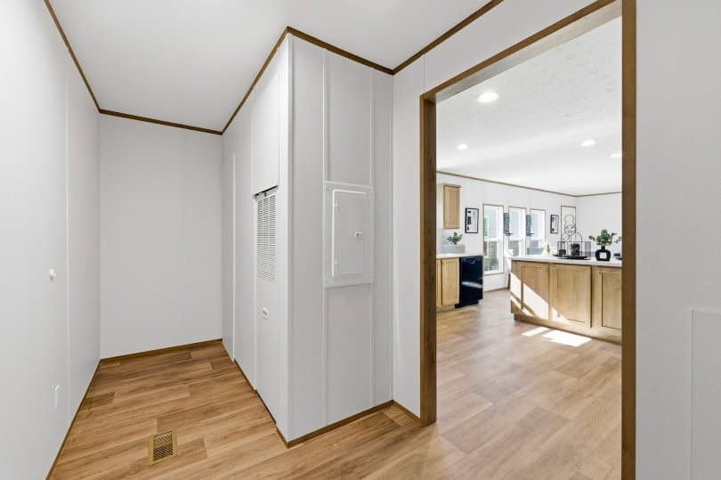 Phoenix 32483b  home features