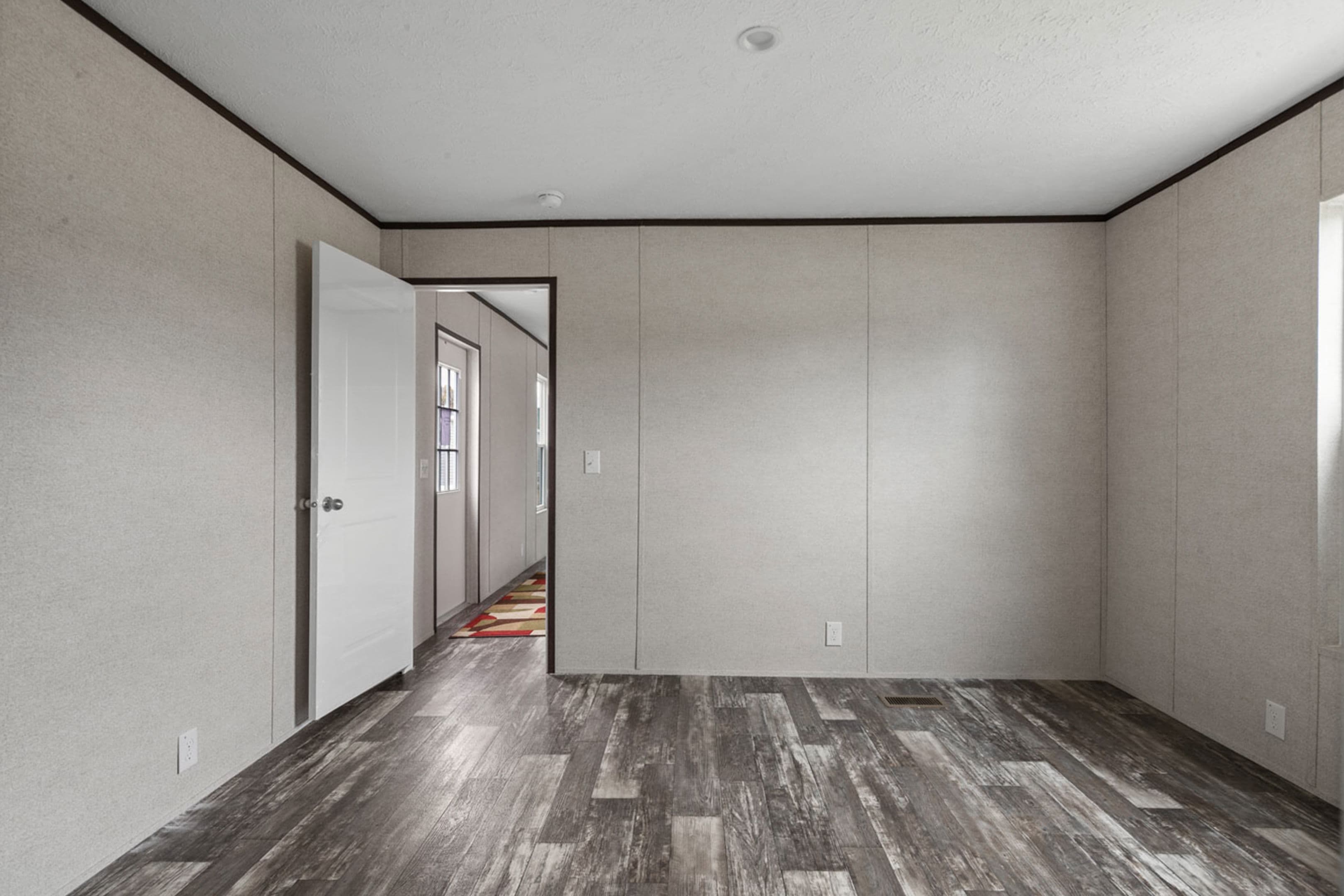 Riverside 1456 interior home features