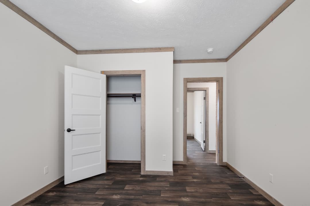 The roxy interior and bedroom home features