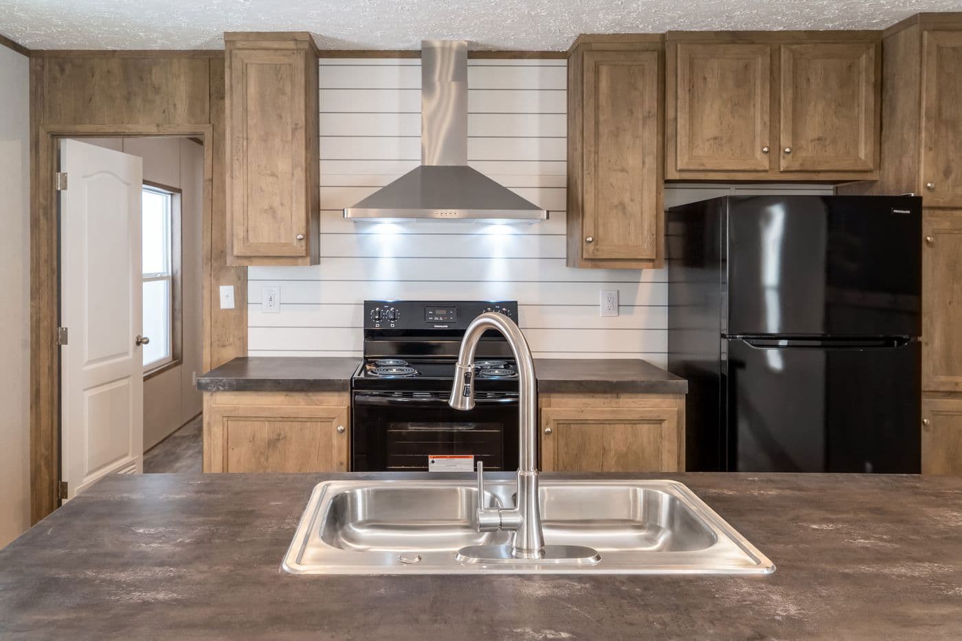 The breeze kitchen home features