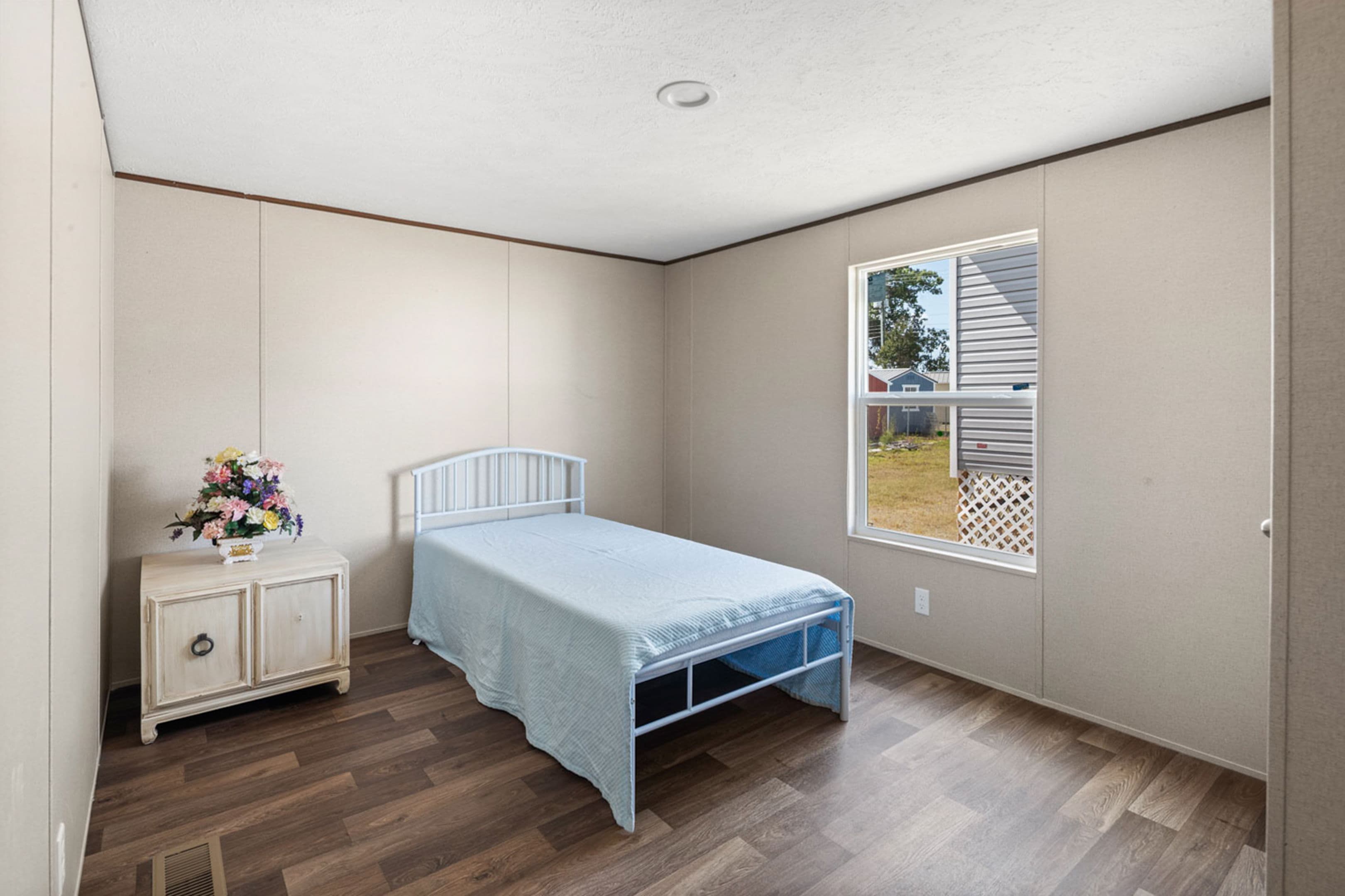 Bliss (inventory) bedroom home features