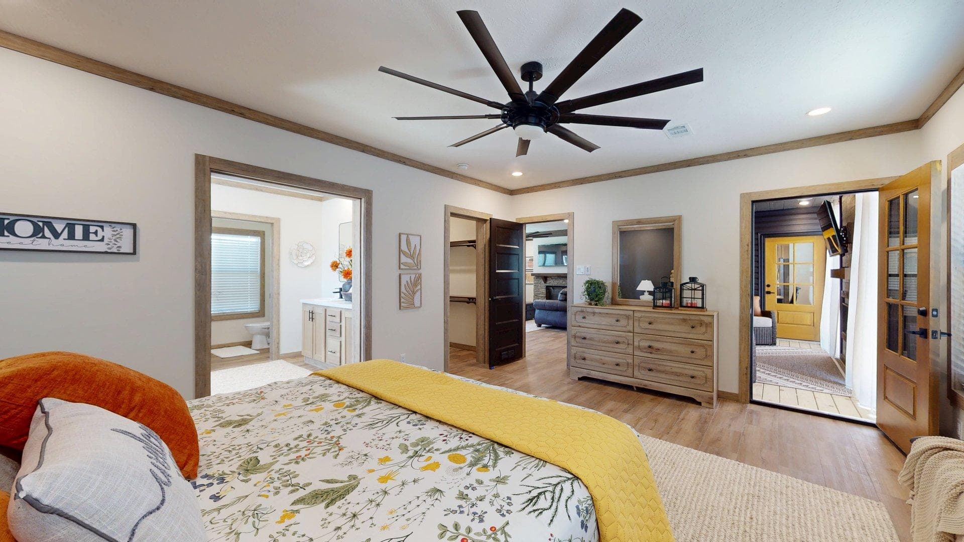 Mountain laurel hero and bedroom home features