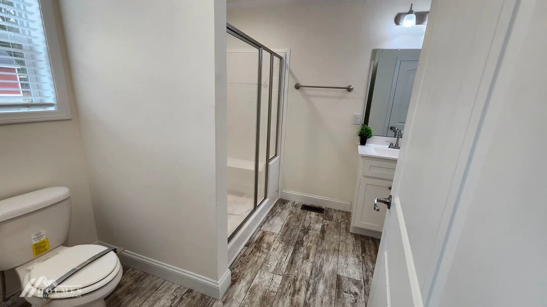 Birch iii bathroom home features