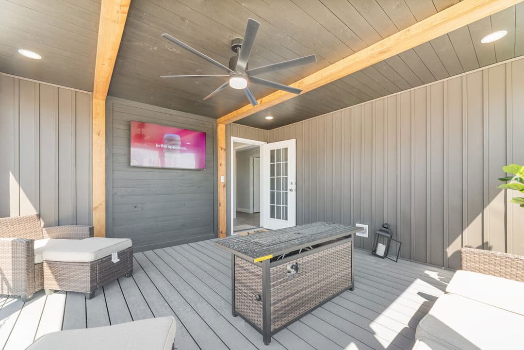 Jones 32764b exterior home features