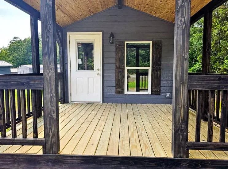 Rustic ridge | 4b 108 exterior home features