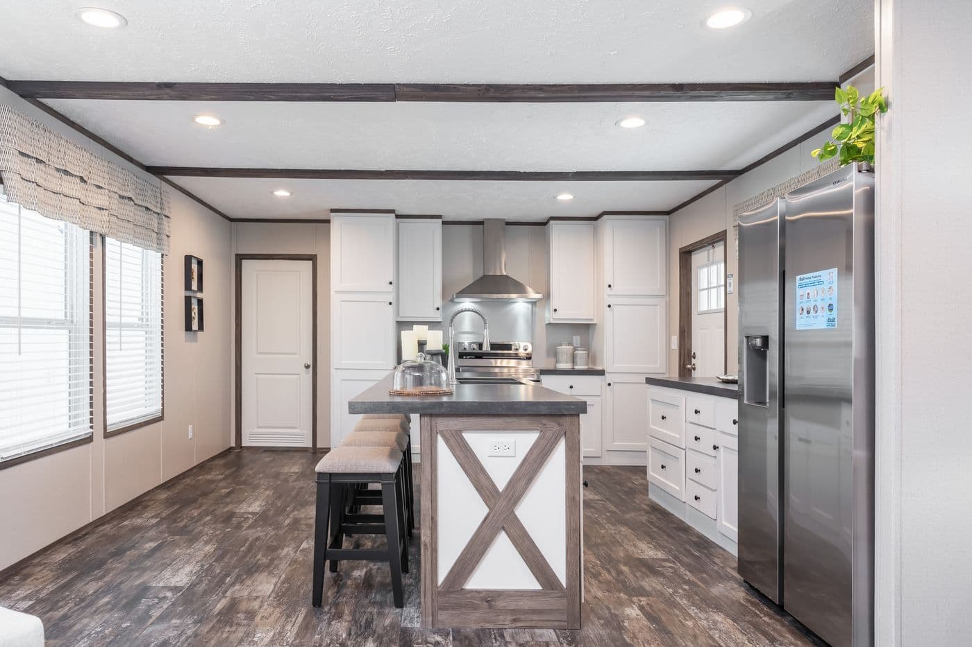 The general kitchen home features