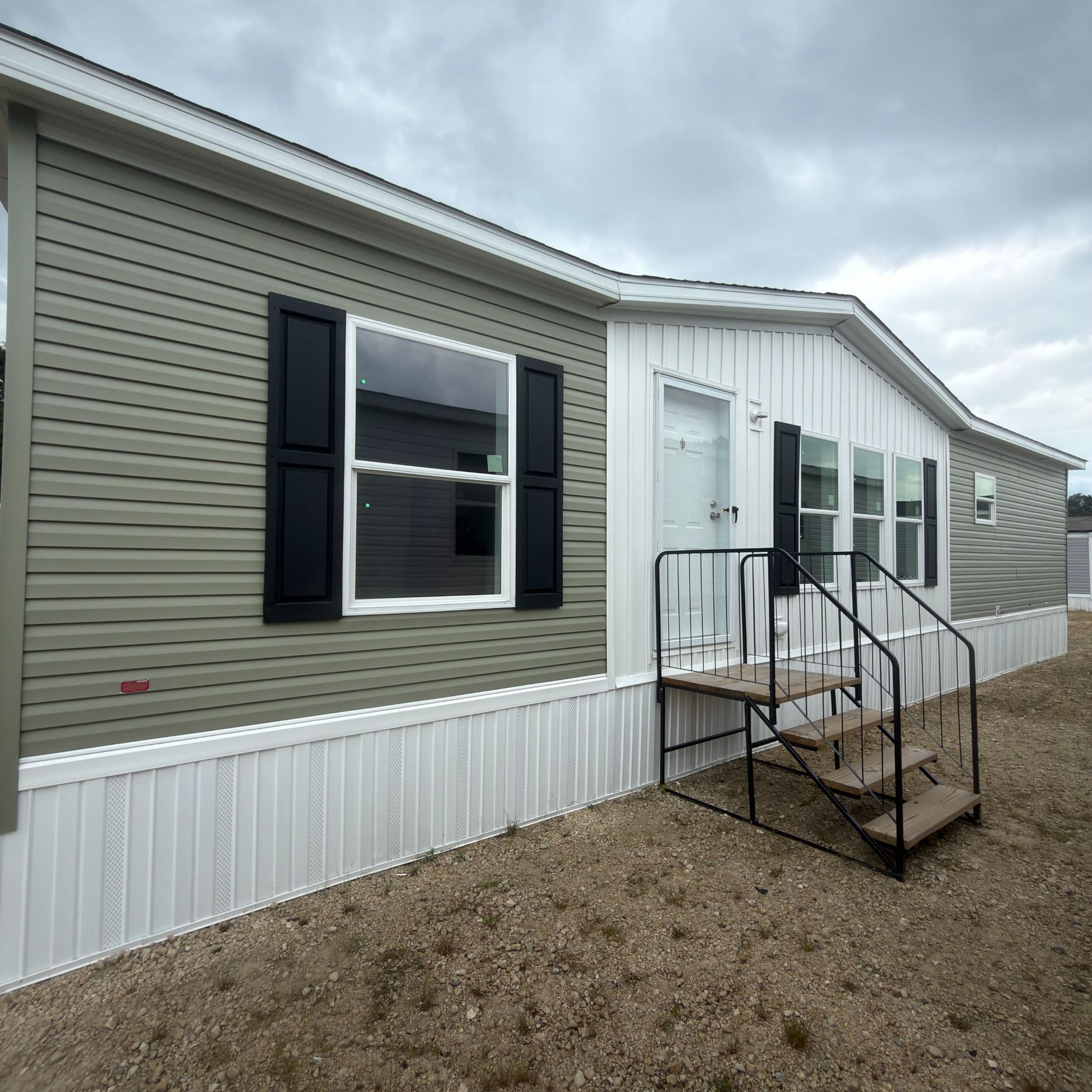 Phoenix 32483b hero home features