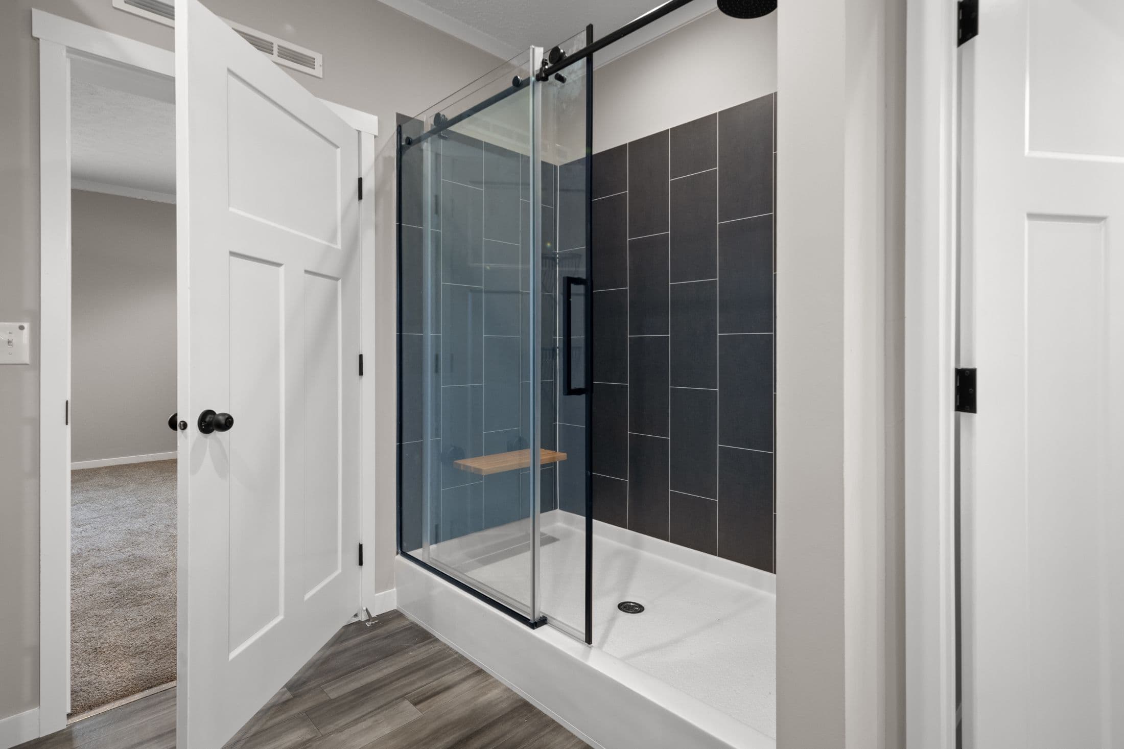 The altitude 1  home features