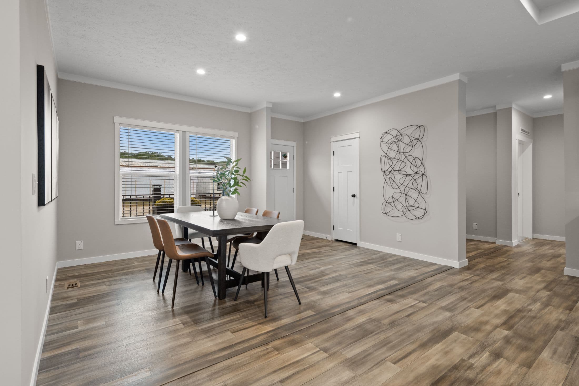 The altitude 1  home features