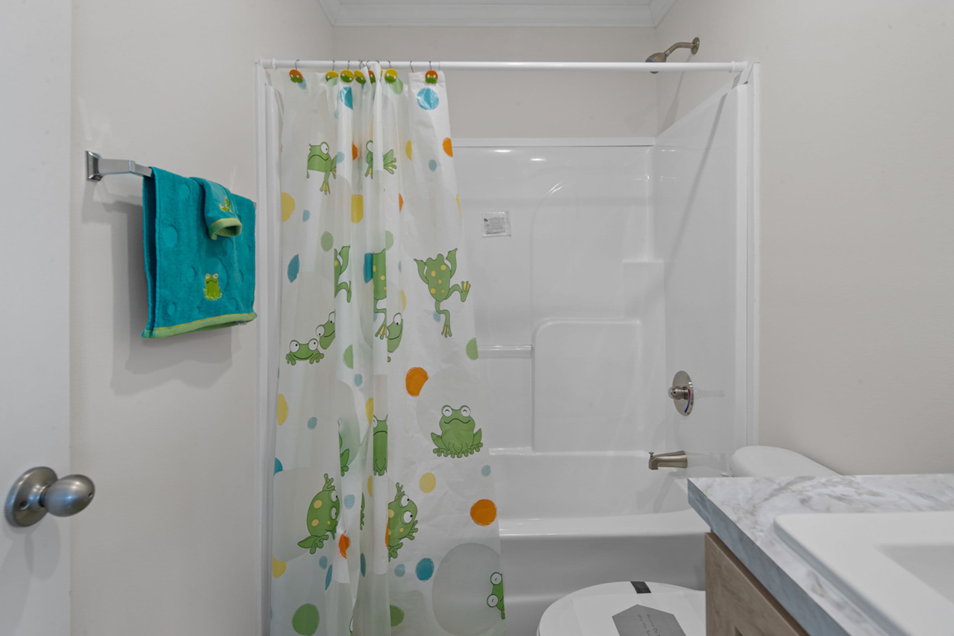 Pinehurst (inventory) interior and bathroom home features