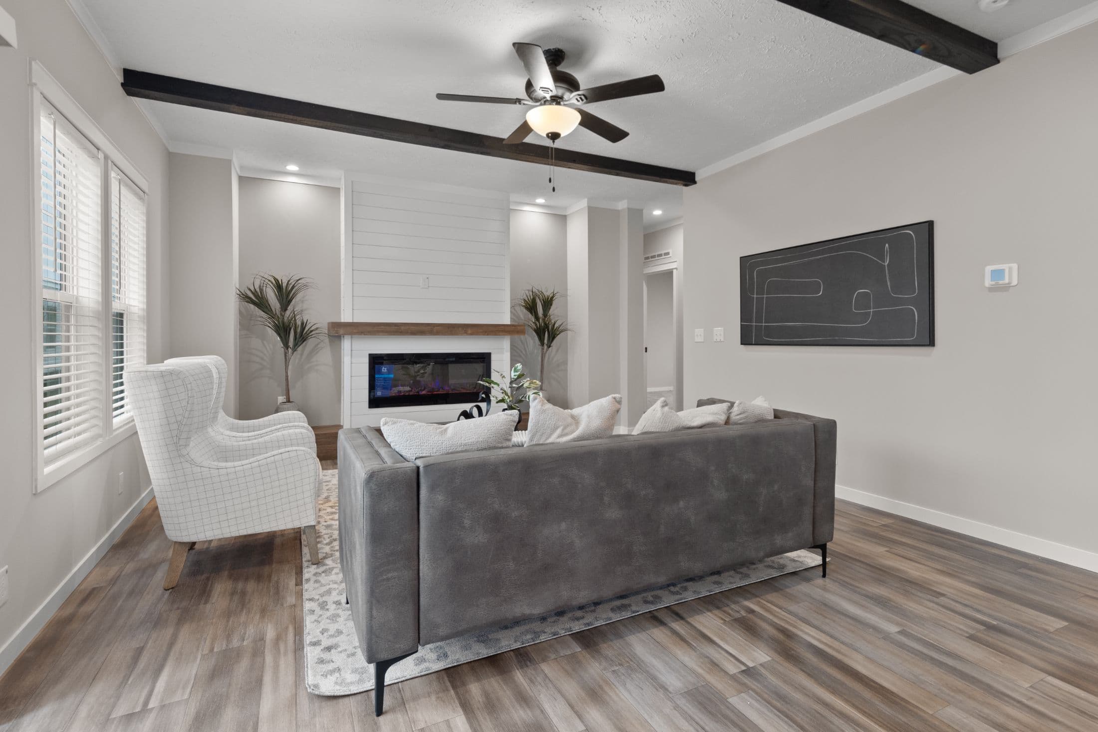 The altitude 1  home features