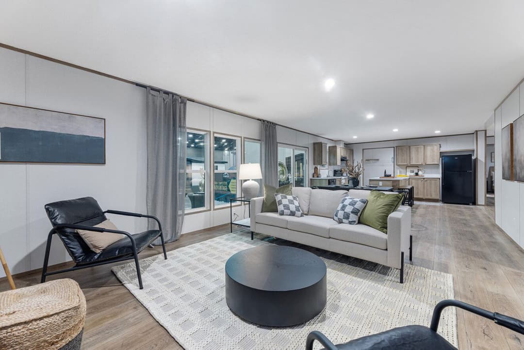 Phoenix 32563a interior home features