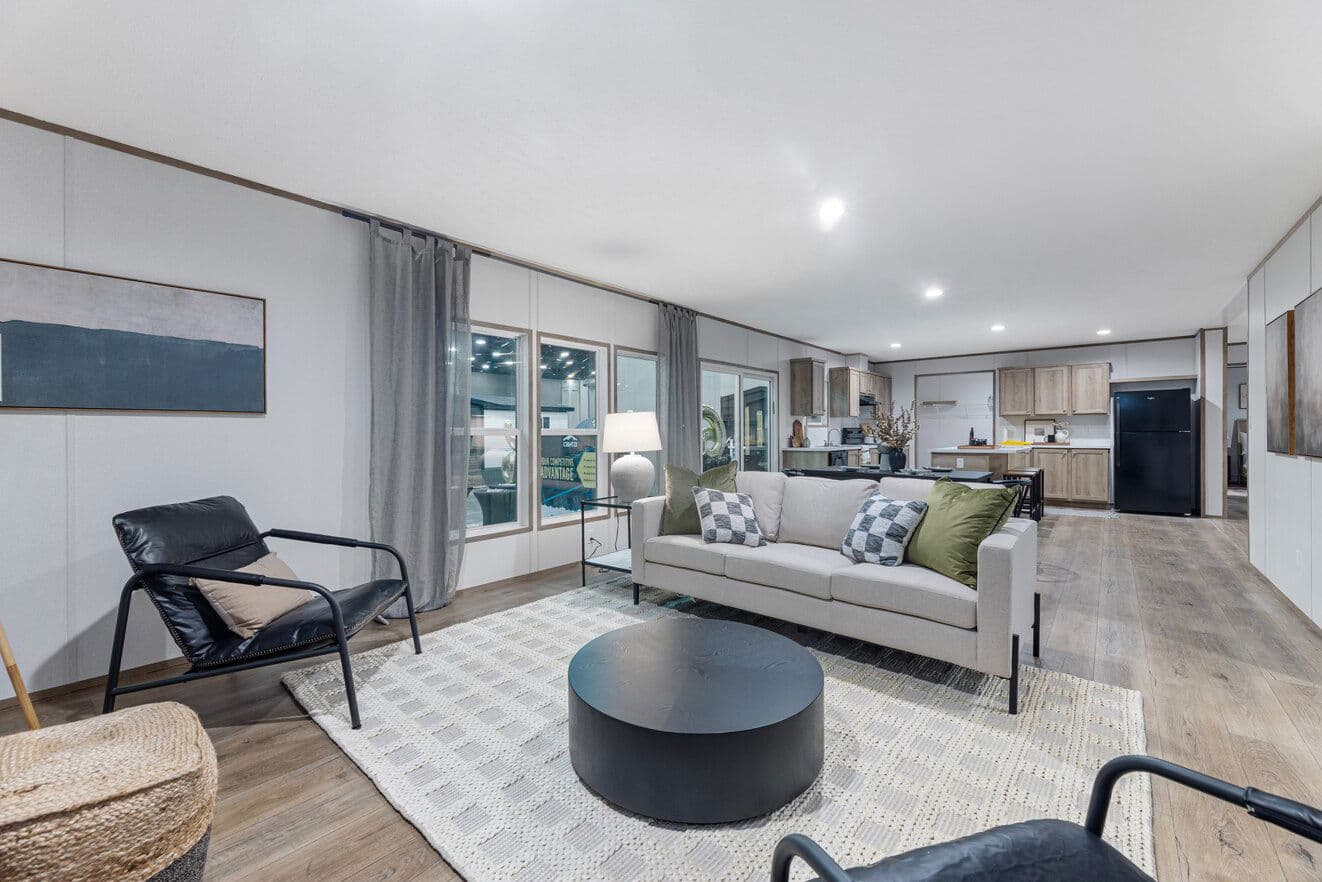 Phoenix 32563a interior home features