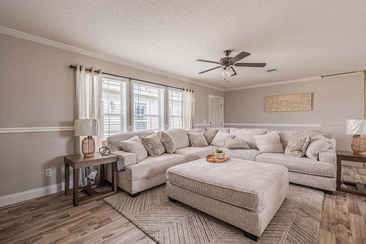 Kimbrel 28764a interior home features