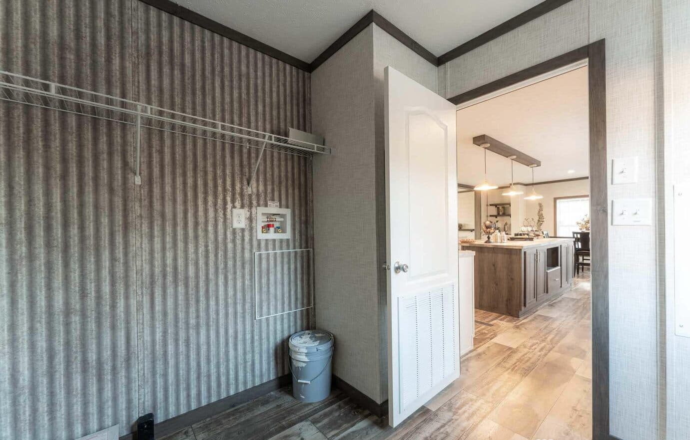 Pegasus 32583h interior home features