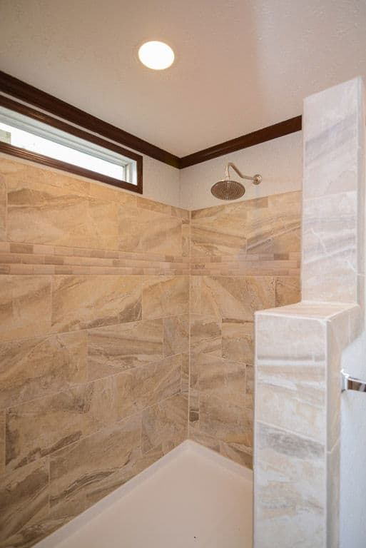 Velocity 28563k bathroom home features