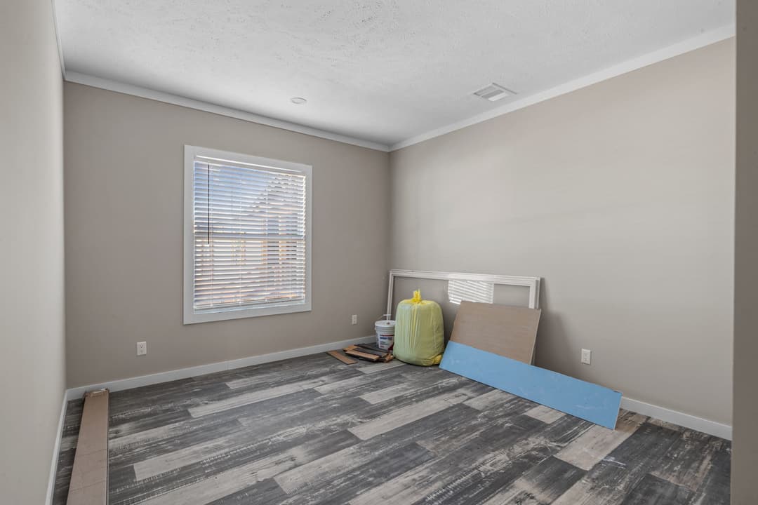 The azalea interior and bedroom home features